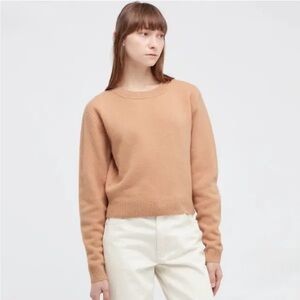 Uniqlo Women's Crew Neck Sweater in Camel